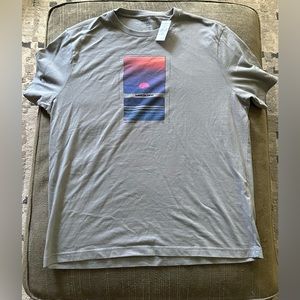 Large American Eagle Shirt (NEW WITH TAG)